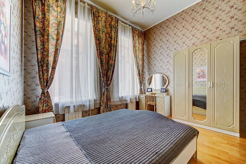 Appartement Sutkipeterburg Petrogradskaya à St Pétersbourg Chambre photo